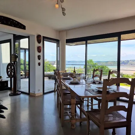 Architect With Fantastic Sea View, 로키레크